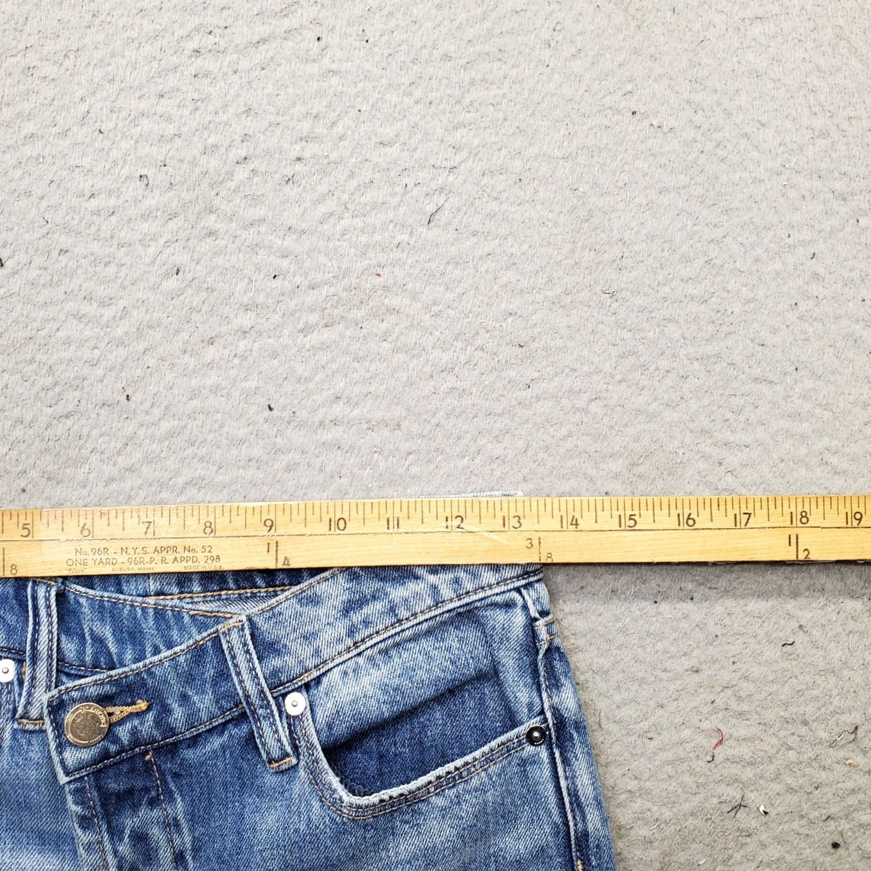 Vintage BLANKNYC The Madison Crop Jeans Womens 25 Blue Denim Raw Hem Whiskered High-Rise Jeans Size 42" / US 20 - 6 Thumbnail