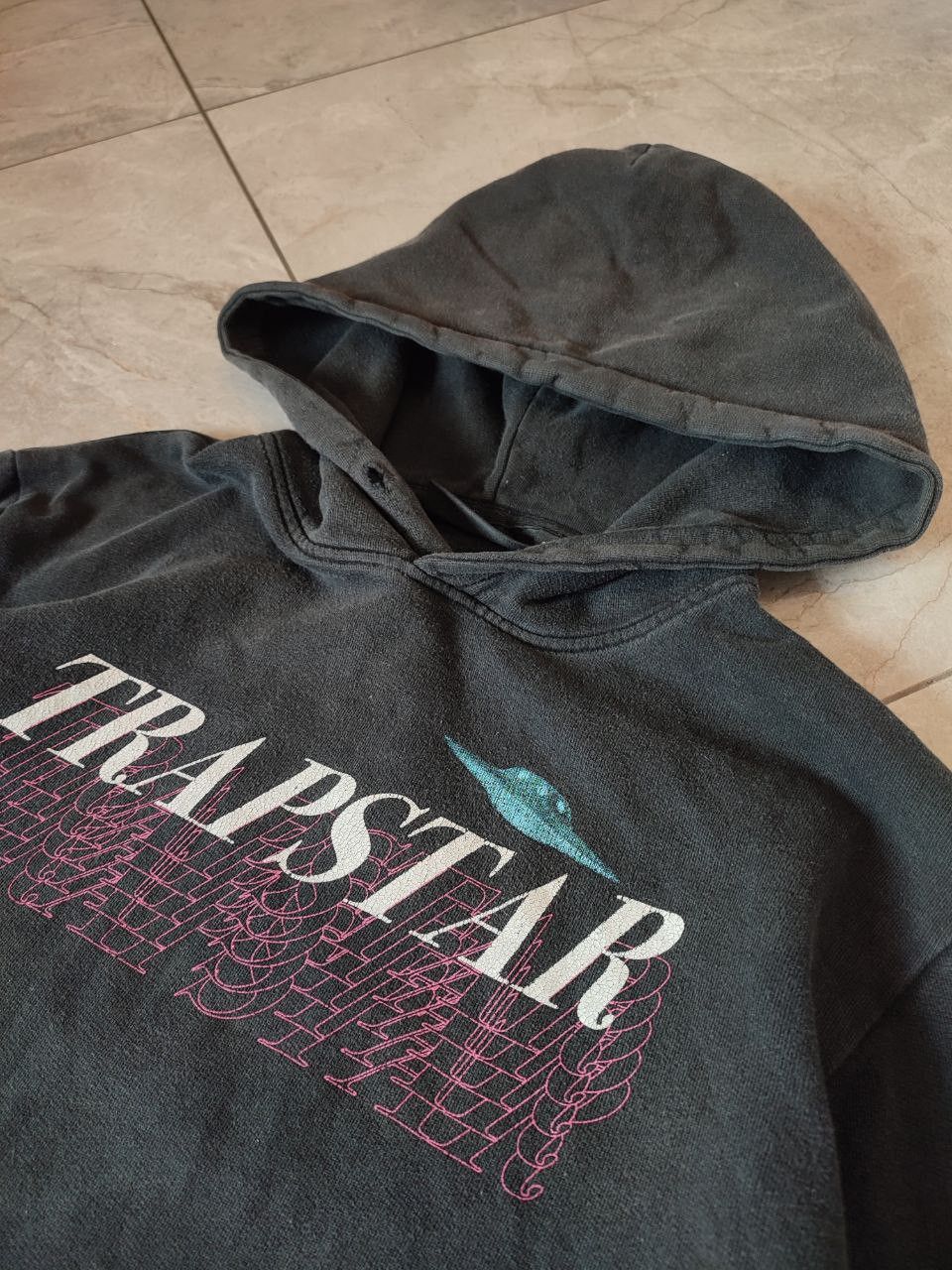 Japanese Brand Y2K TRAPSTAR sunfaded grunge hoodie big central logo Size US S / EU 44-46 / 1 - 5 Thumbnail