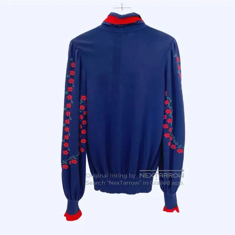 Chanel Chanel Embroidered Navy Wool Pullover Sweater . Size XXS / US 00 / IT 34 - 2 Thumbnail