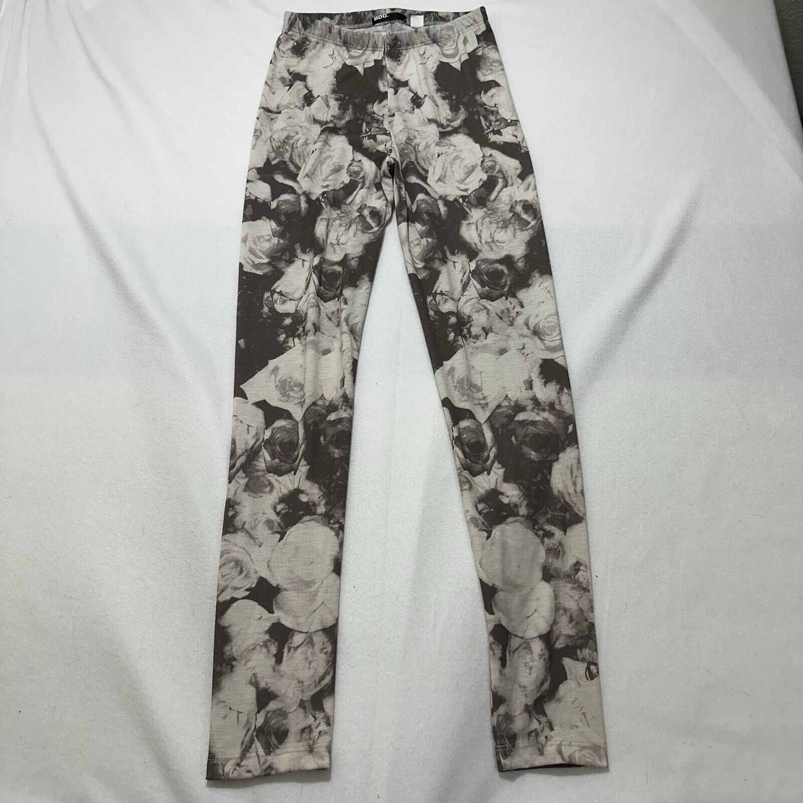 Bdg BDG Medium Gray Floral Stretch Leggings High Rise Pull On Size 32" / US 10 / IT 46 - 1 Thumbnail