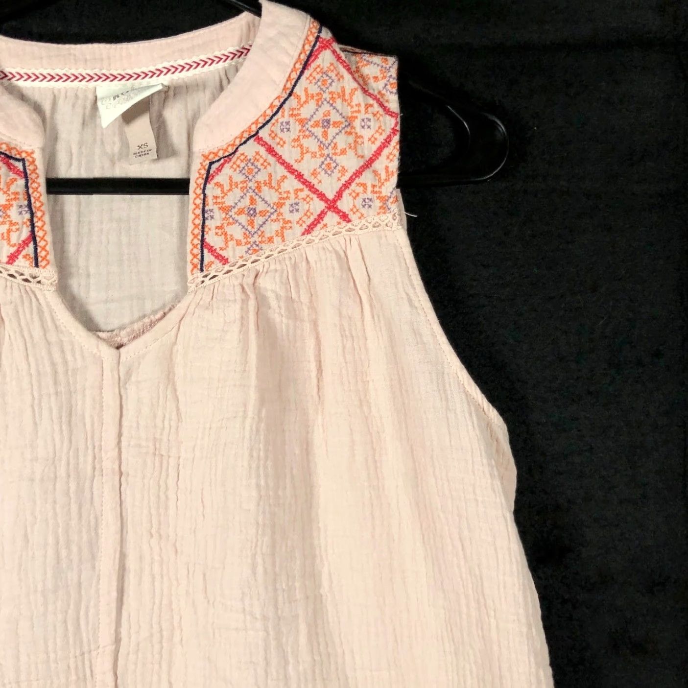 Vintage **Knox Rose Womens Sleeveless Embroidered V Neck Blouse Peach Pink XS** User: **Knox Rose Womens Embroidered V Neck Sleeveless Blouse Peach Pink XS** Size XS / US 0-2 / IT 36-38 - 5 Thumbnail