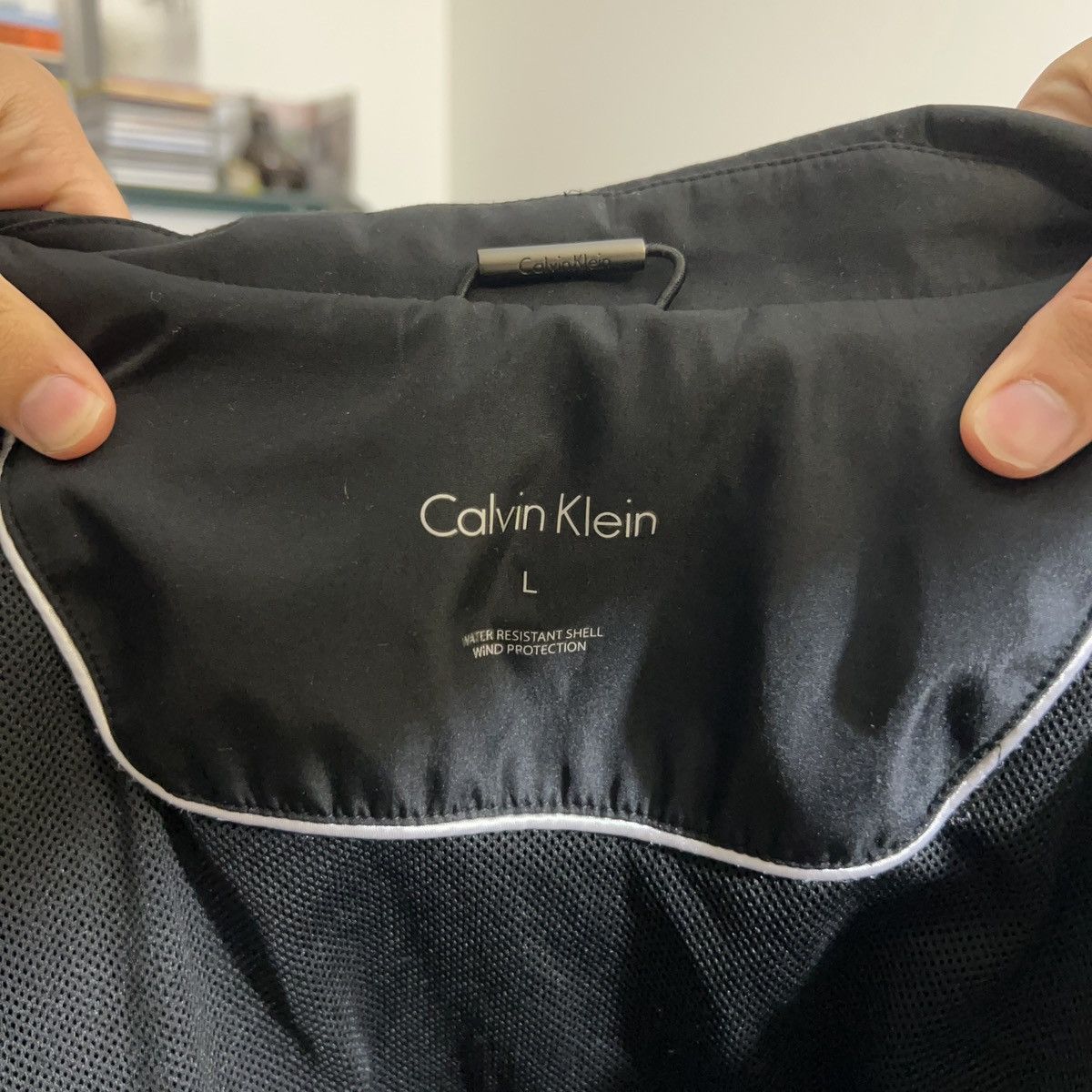 Calvin Klein Calvin Klein black water resistant windbreaker in black Size US L / EU 52-54 / 3 - 3 Thumbnail