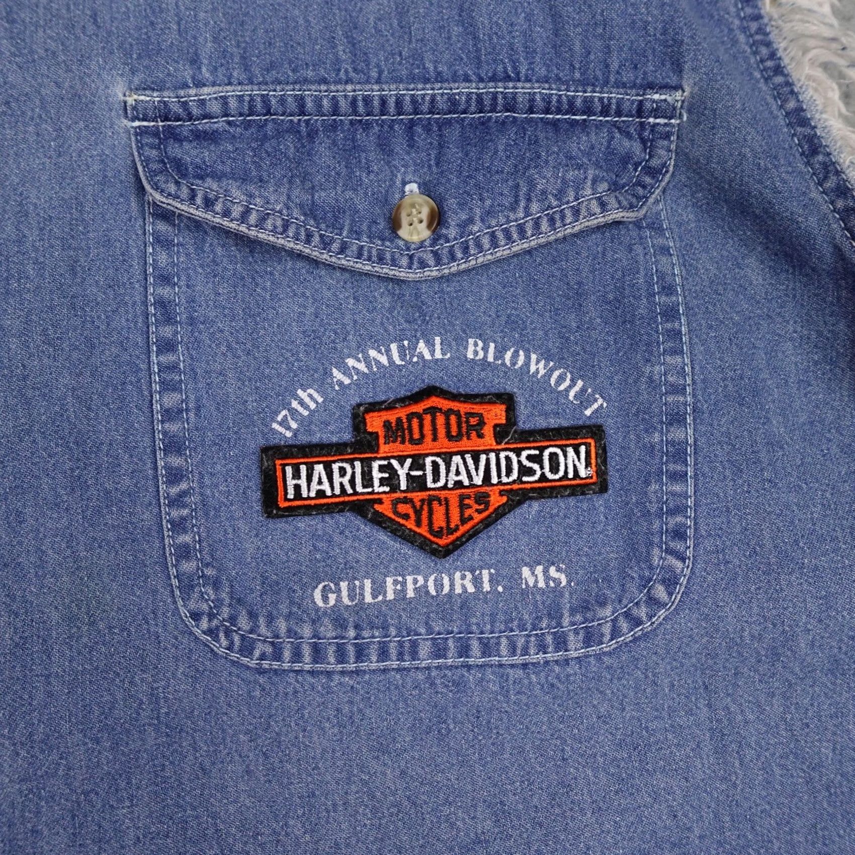 Born VINTAGE Coliseum Mens XL Blue Denim Sleeveless Eagle Motorcycle Shirt Size US XL / EU 56 / 4 - 7 Thumbnail