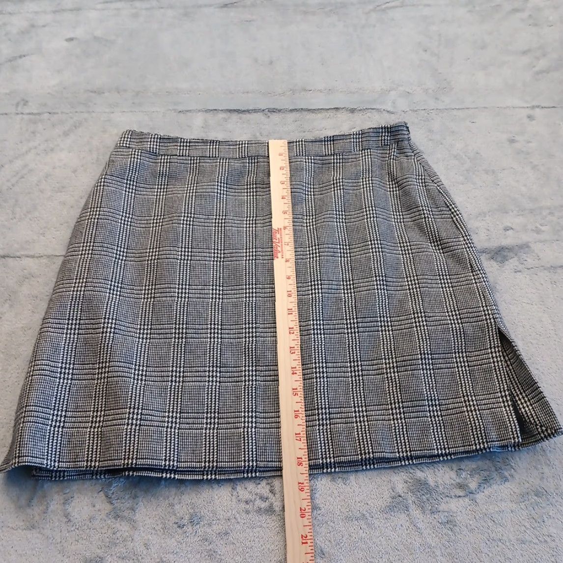 Vintage NY&CO Skirt Short Black Plaid Wool Blend Pencil Lined Slits 14 Womens Regular Wool Nylon Polyester Dry Clean Only Size 36" / US 14 / IT 50 - 4 Thumbnail