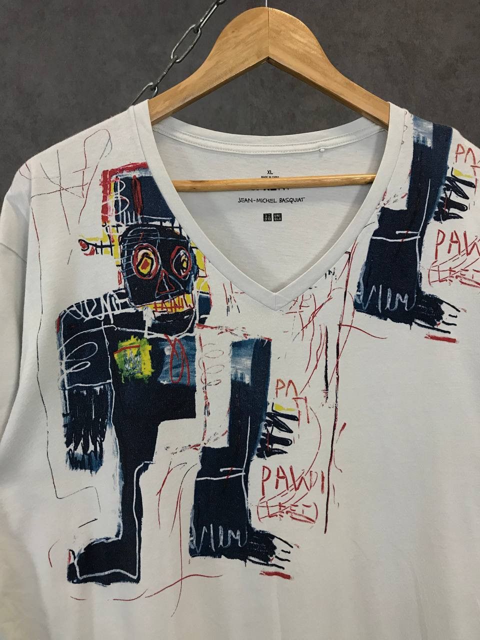 Designer × Jean-Michel Basquiat Jean Michael Basquiat x Uniqlo art designer v neck tee Size US XL / EU 56 / 4 - 3 Thumbnail