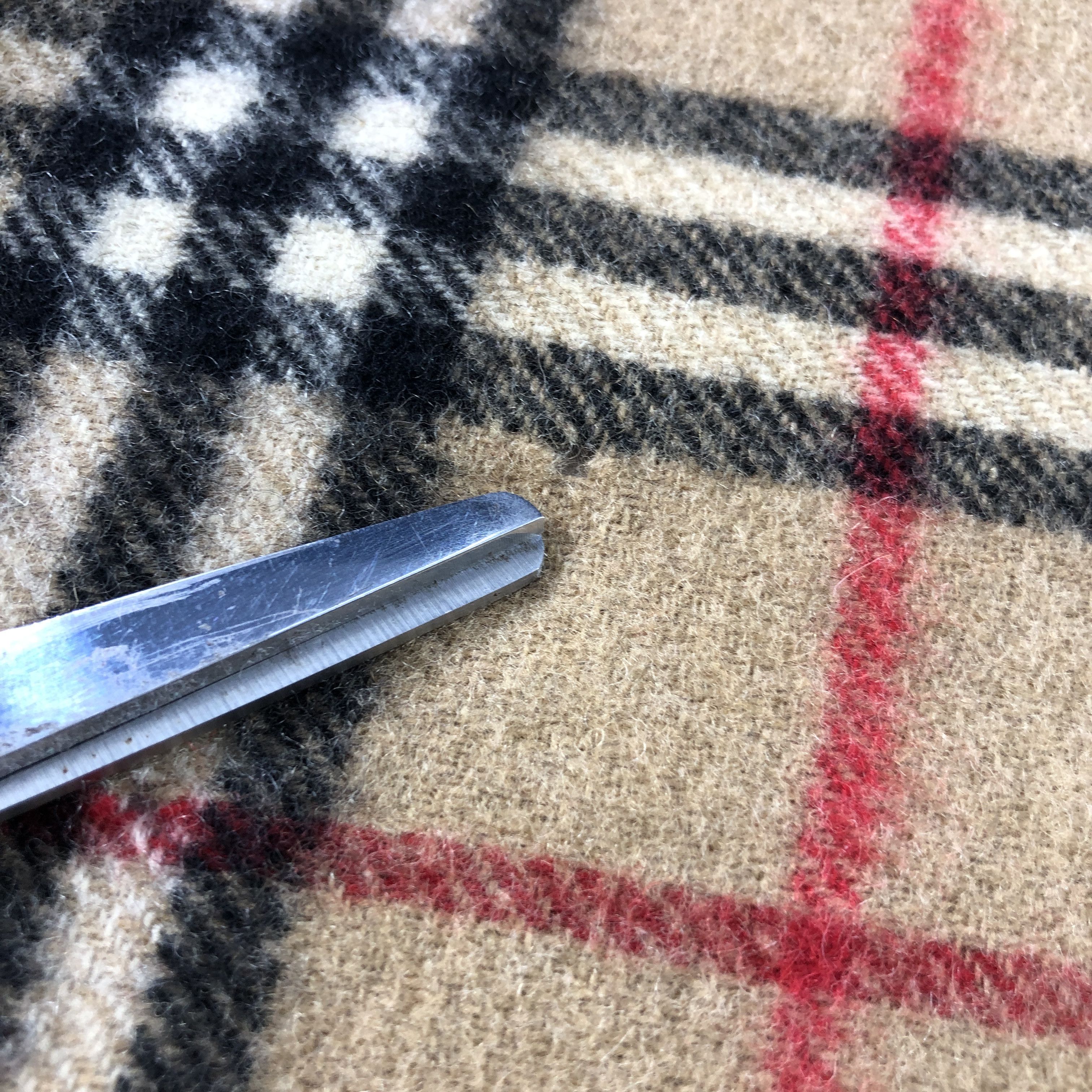 Burberry Burberrys Nova Check Tan Wool/Cashmere Scarf Muffler V2842 Size ONE SIZE - 18 Thumbnail