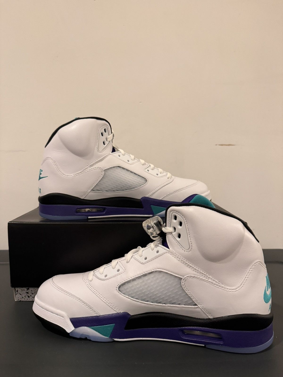 Jordan Brand Jordan 5 Retro Grape 2025 Size US 13 / EU 46 - 2 Thumbnail