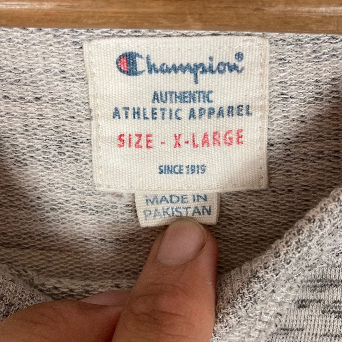 Champion Vintage Champion Pullover Jumper Sweatshirt Size US XL / EU 56 / 4 - 6 Thumbnail