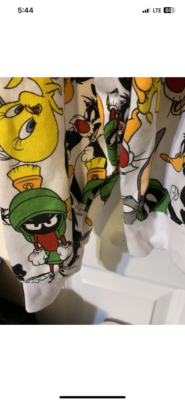 Other Looney Tunes womens XXL 19 junior sweatshirt all over print Size XXL / US 16-18 / IT 52-54 - 8 Thumbnail