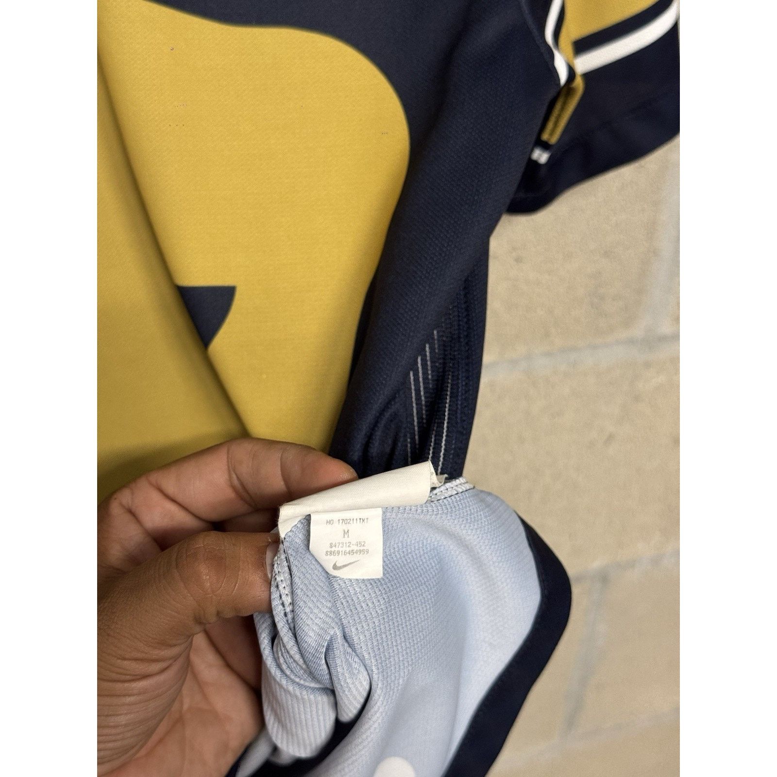 Nike Nike Puma DHL Soccer Jersey Herbalife Men Medium 2017 Size US M / EU 48-50 / 2 - 6 Thumbnail