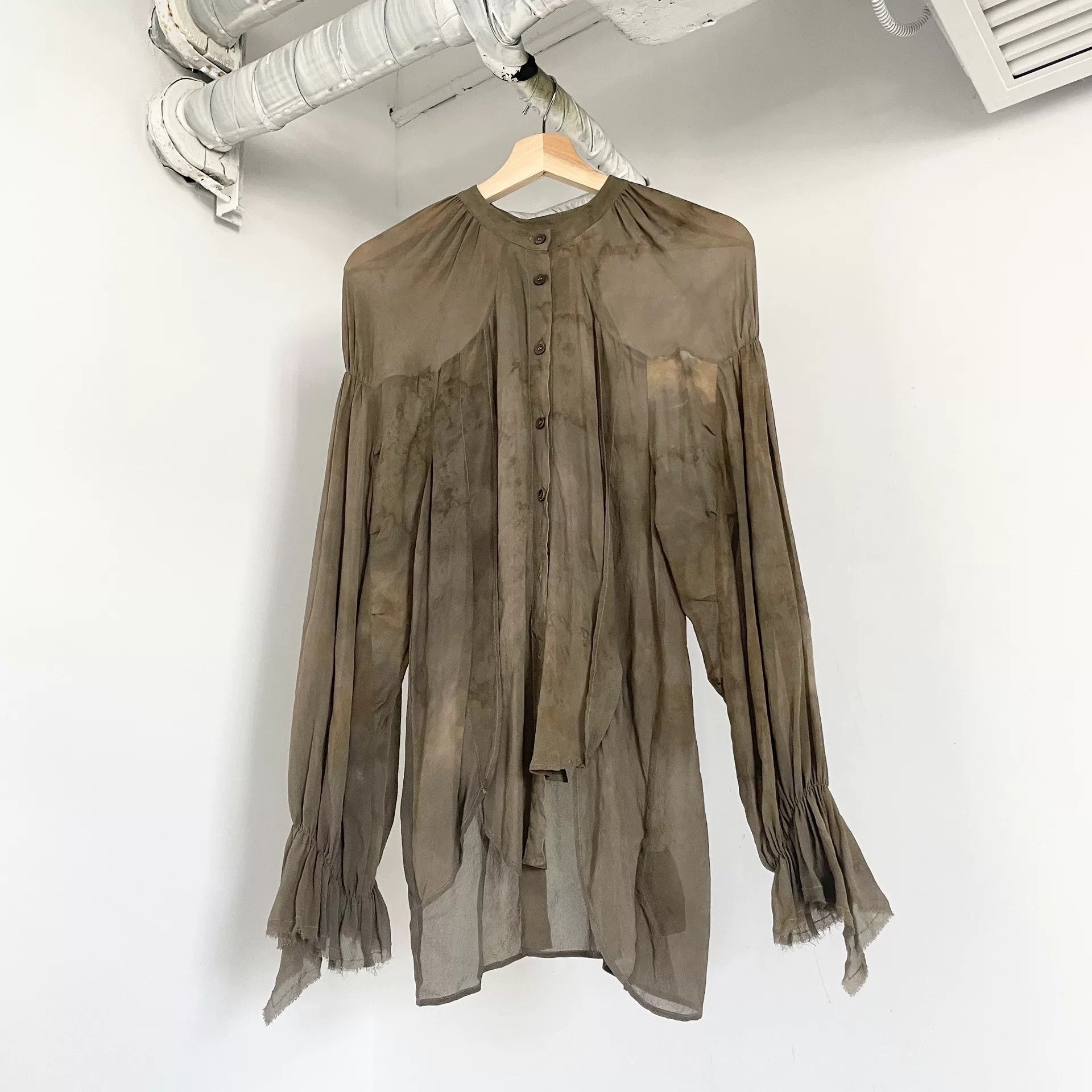 Elwood Elywood Puffed Sleeve Distressed Silk Blouse Size M / US 6-8 / IT 42-44 - 1 Thumbnail