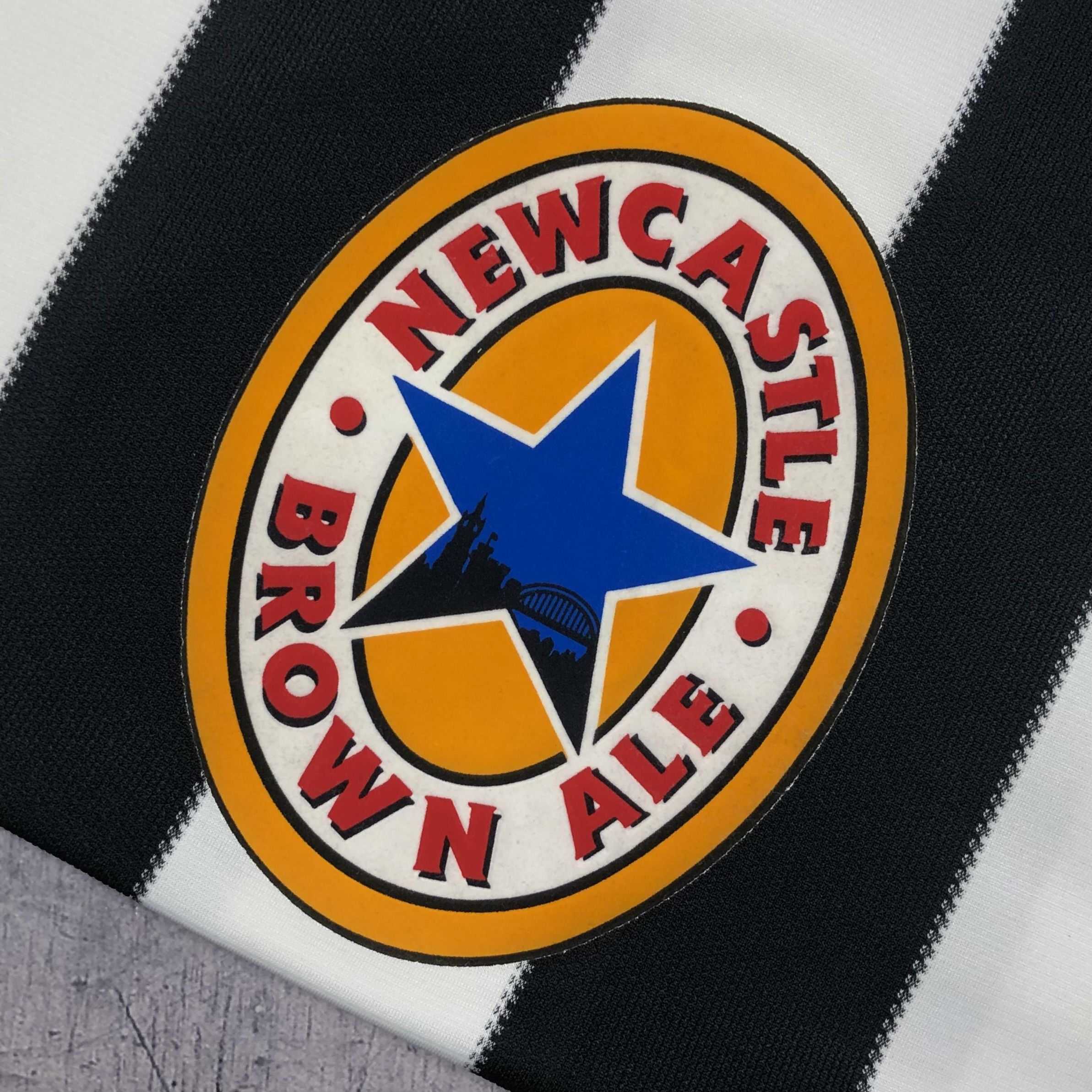 Adidas Rare Vintage 90s Adidas Newcastle Brown Ale Soccer Jersey Size US L / EU 52-54 / 3 - 3 Thumbnail