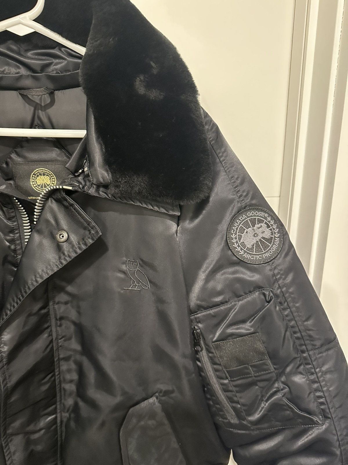Canada Goose × October's Very Own OVO X Canada Goose Chilliwack Fur Bomber Jacket 2010 Drake Size US L / EU 52-54 / 3 - 3 Thumbnail