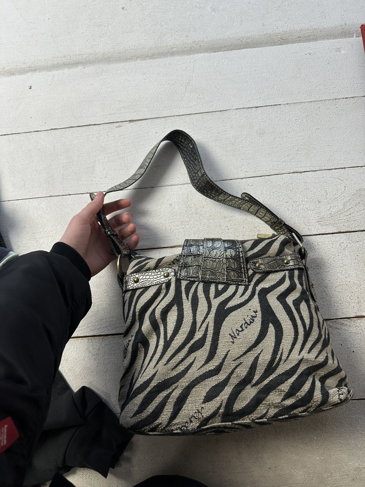 Japanese Brand 🚨Y2K AVANT-GARDE 🚨mesh silver Japan style hand bag Y2K 90s Size ONE SIZE - 6 Thumbnail