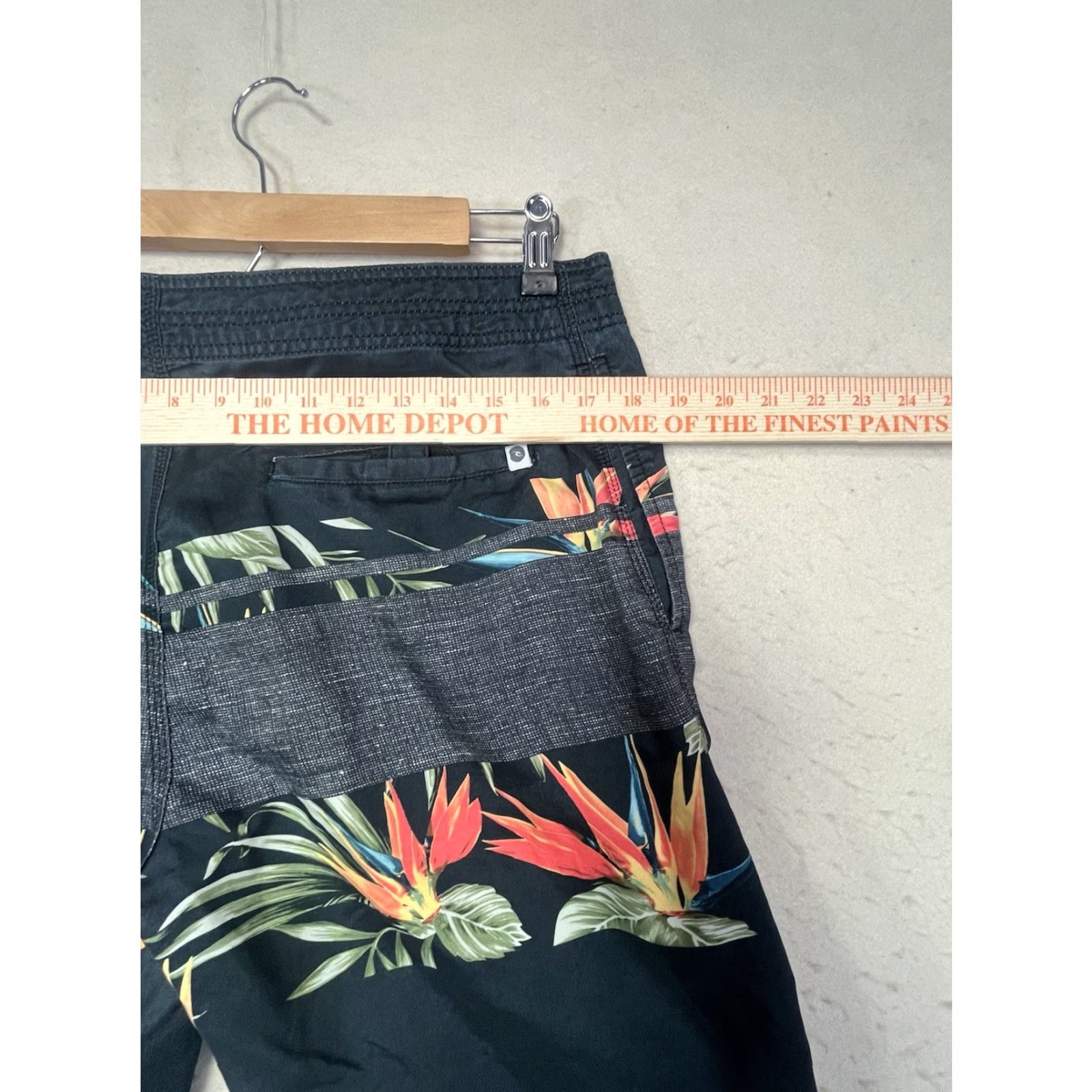 Rip Curl RIP CURL Swim Shorts Black Mens 32 Drawstring Elastic Waist Pockets Floral Beach Above-the-Knee Swim Bottom Men Size US 32 / EU 48 - 3 Thumbnail