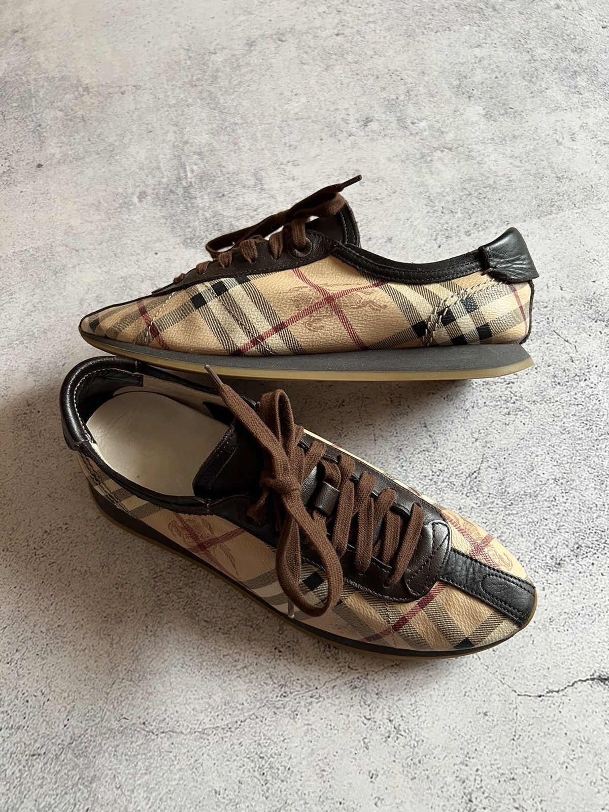 Burberry × Vintage BURBERRY NOVA CHECK CASUAL LEATHER SHOES SNEAKERS Size US 7 / EU 40 - 3 Thumbnail