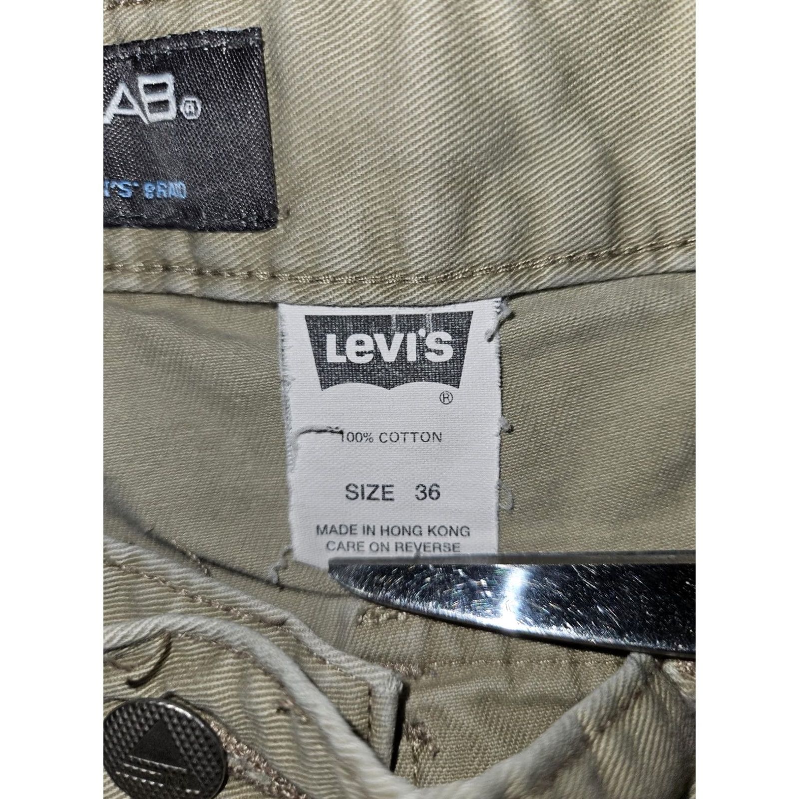 Levi's VINTAGE Levi's Silvertab Cargo Shorts Mens 36 Khaki Utility Pockets 90s Y2K Skate Baggy Casual Urban Mens Size US 36 / EU 52 - 3 Thumbnail