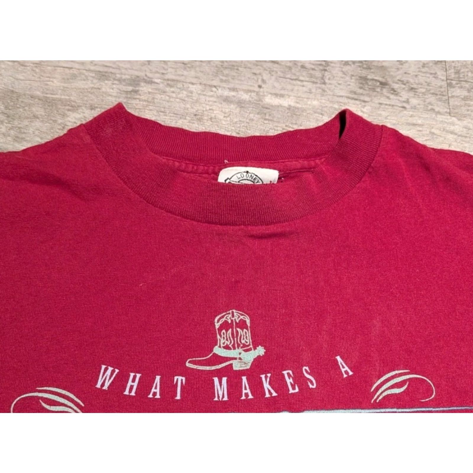 Vintage VINTAGE 90s Looney Tunes Tazmanian Devil Distress T-Shirt L Red Crew Neck Short Sleeve Men Cartoon USA Classic Fit Size US L / EU 52-54 / 3 - 3 Thumbnail