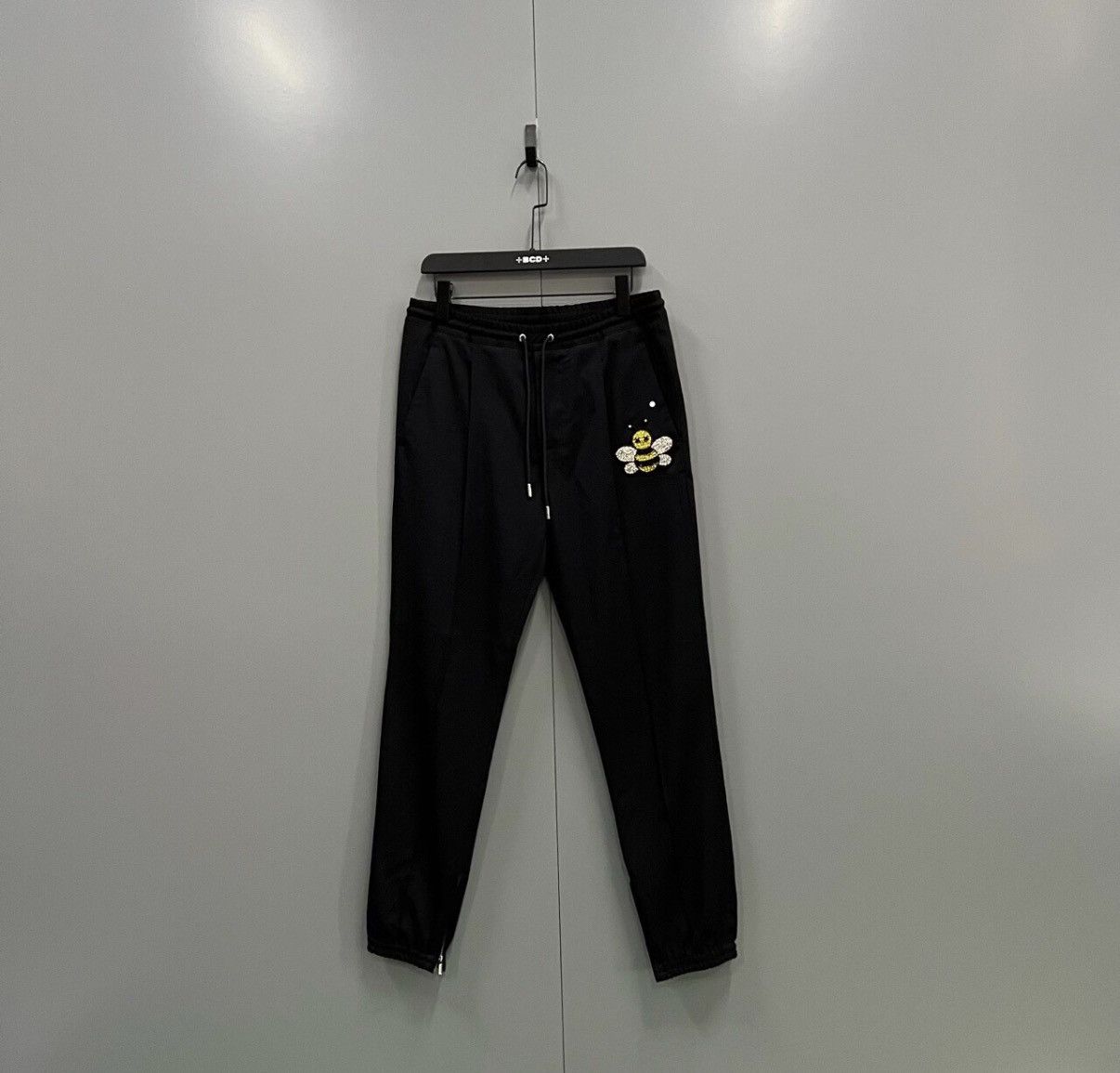 Dior Dior Rhinestone Bee Drawstring Sweatpants J41 Size 32" / US 10 / IT 46 - 1 Thumbnail