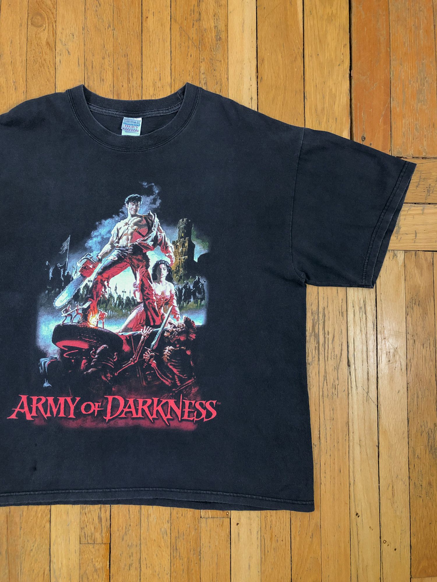Vintage 1993 Faded 'Army of Darkness' Horror T-Shirt Size US XL / EU 56 / 4 - 1 Thumbnail