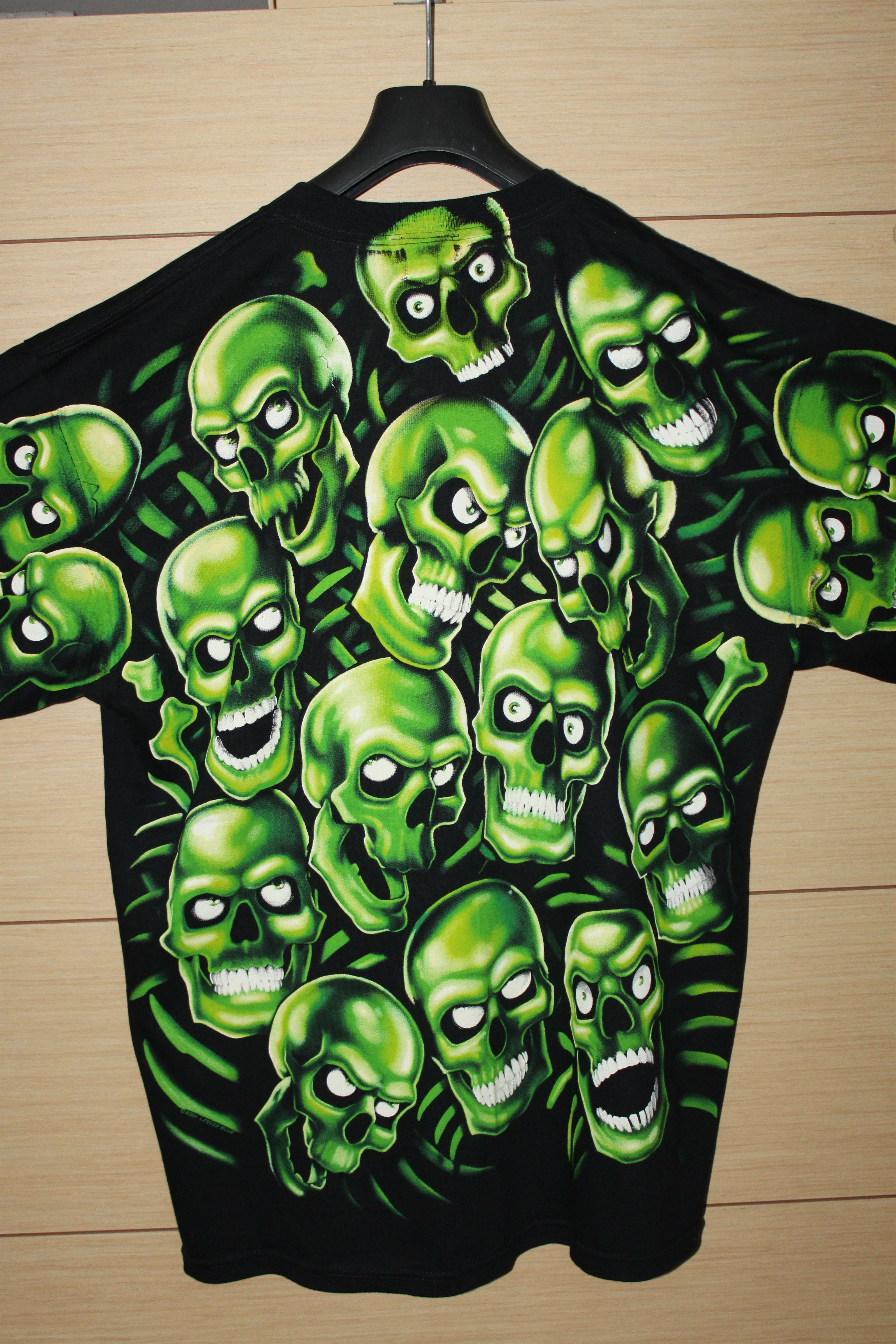 Liquid Blue Vintage 2001 Liquid Blue Skull Pile LS Shirt Tee travis Size US XL / EU 56 / 4 - 1 Thumbnail