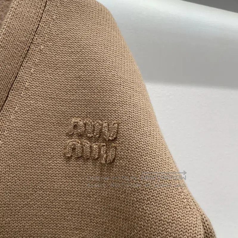 Miu Miu Miu Miu Women's Khaki Wool Cardigan with Logo . Size XXS / US 00 / IT 34 - 4 Thumbnail