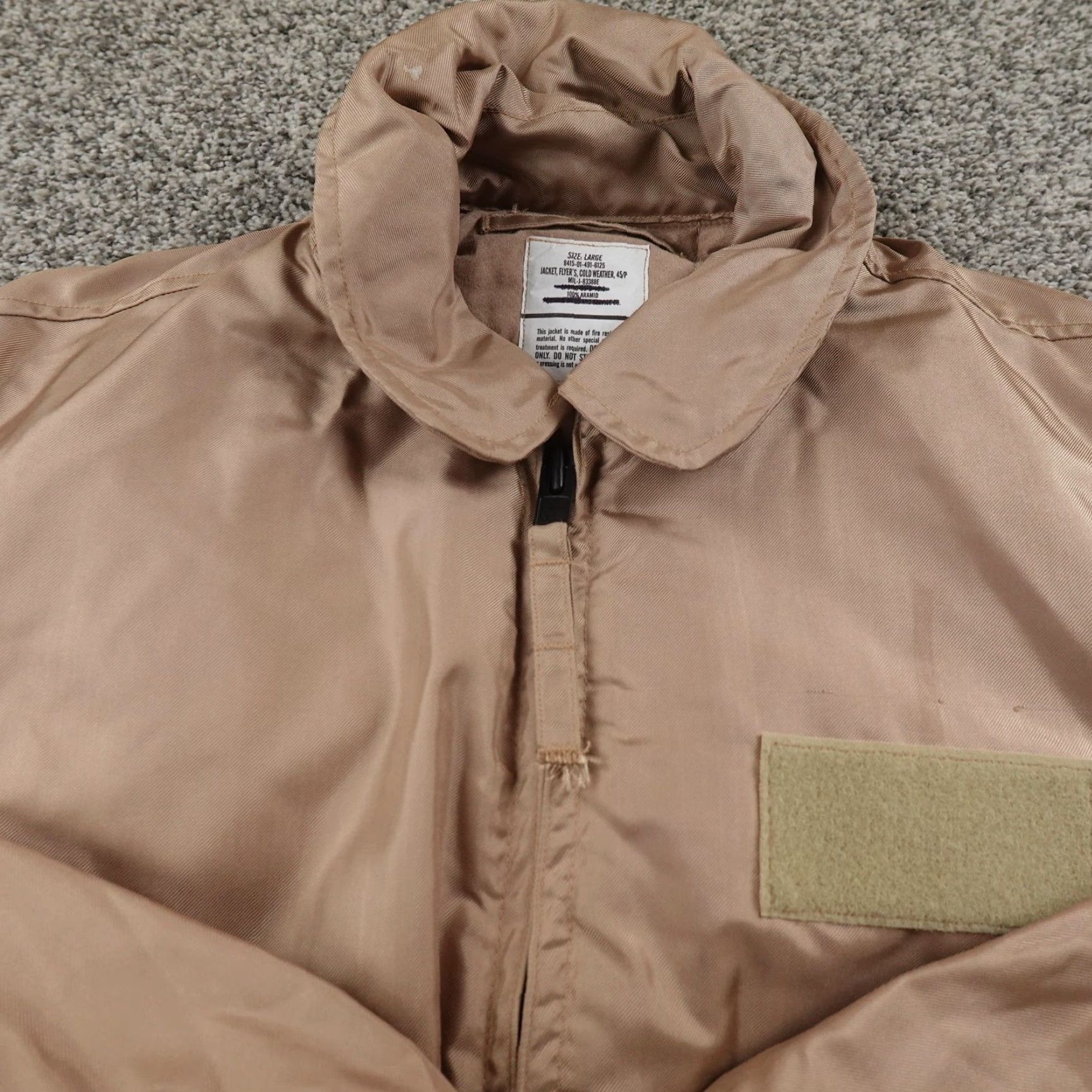 Vintage Military Jacket Mens L Beige Bomber Jacket Aramid Cold Weather 45/P Flyer's Army Coat Zip Padded Insulated Lined Satin Short Stand-Up Collar Size US L / EU 52-54 / 3 - 3 Thumbnail