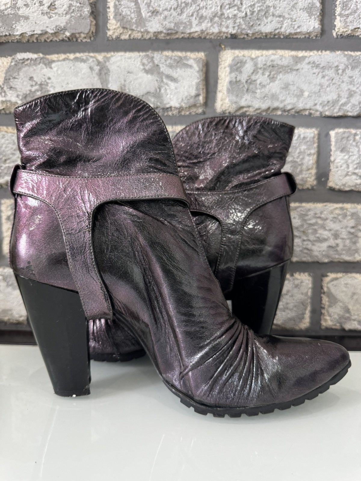 Manolo Blahnik Leather Shoes Chameleon Size 39 Manolo Blahnik Size US 8 / IT 38 - 7 Thumbnail