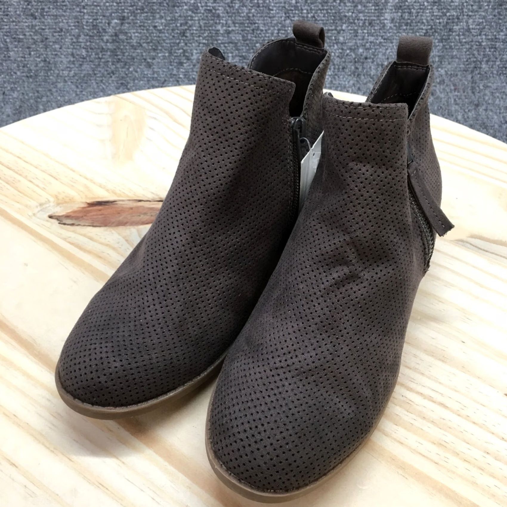 Vintage Universal Thread Boots Womens Dylan Perf Side Zip Heels Ankle Bootie Brown Size US 6 / IT 36 - 5 Thumbnail