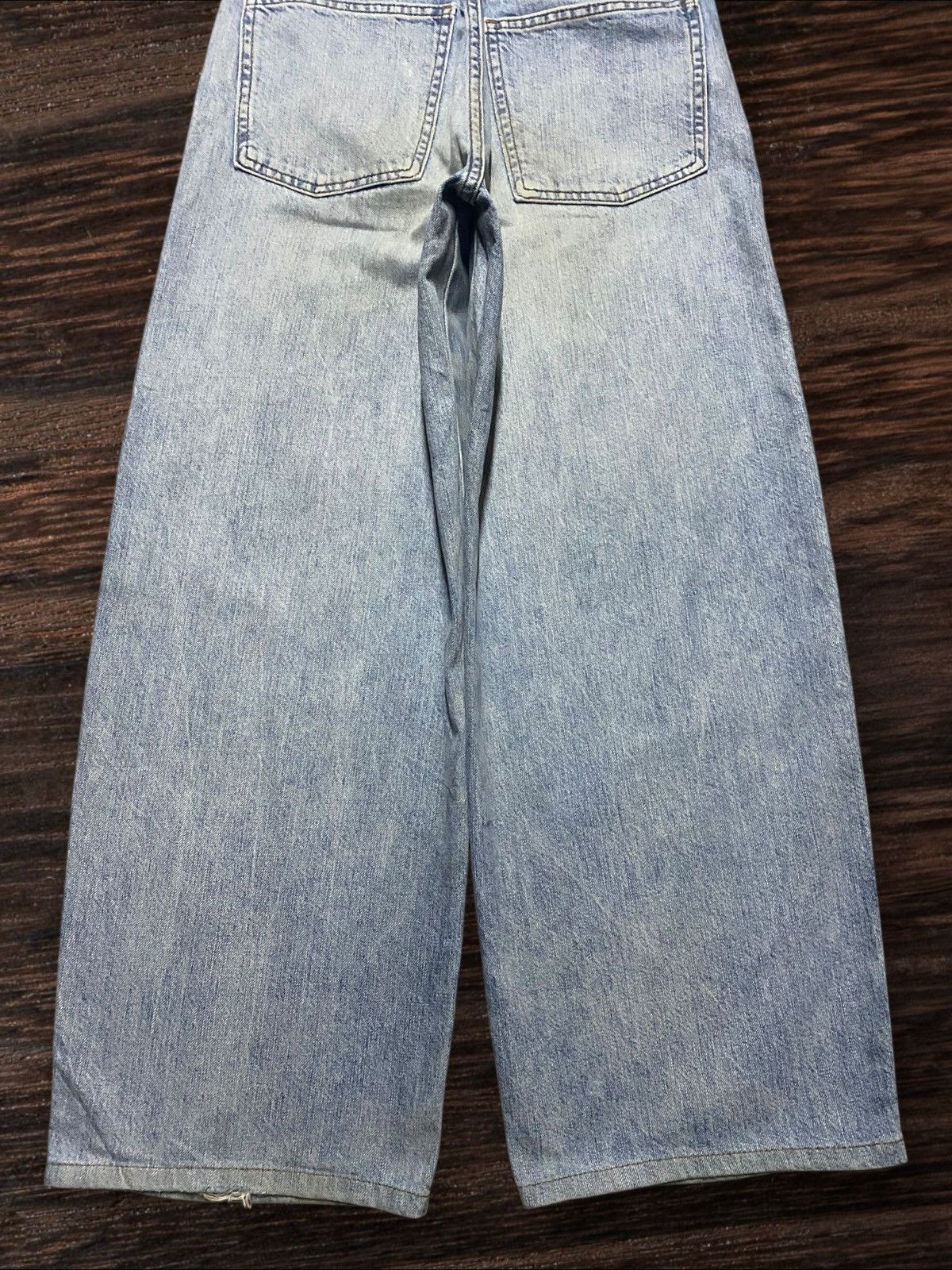 Uniqlo Vintage Uniqlo Light Wash Super Baggy Jeans Size 26" / US 2 / IT 38 - 6 Thumbnail