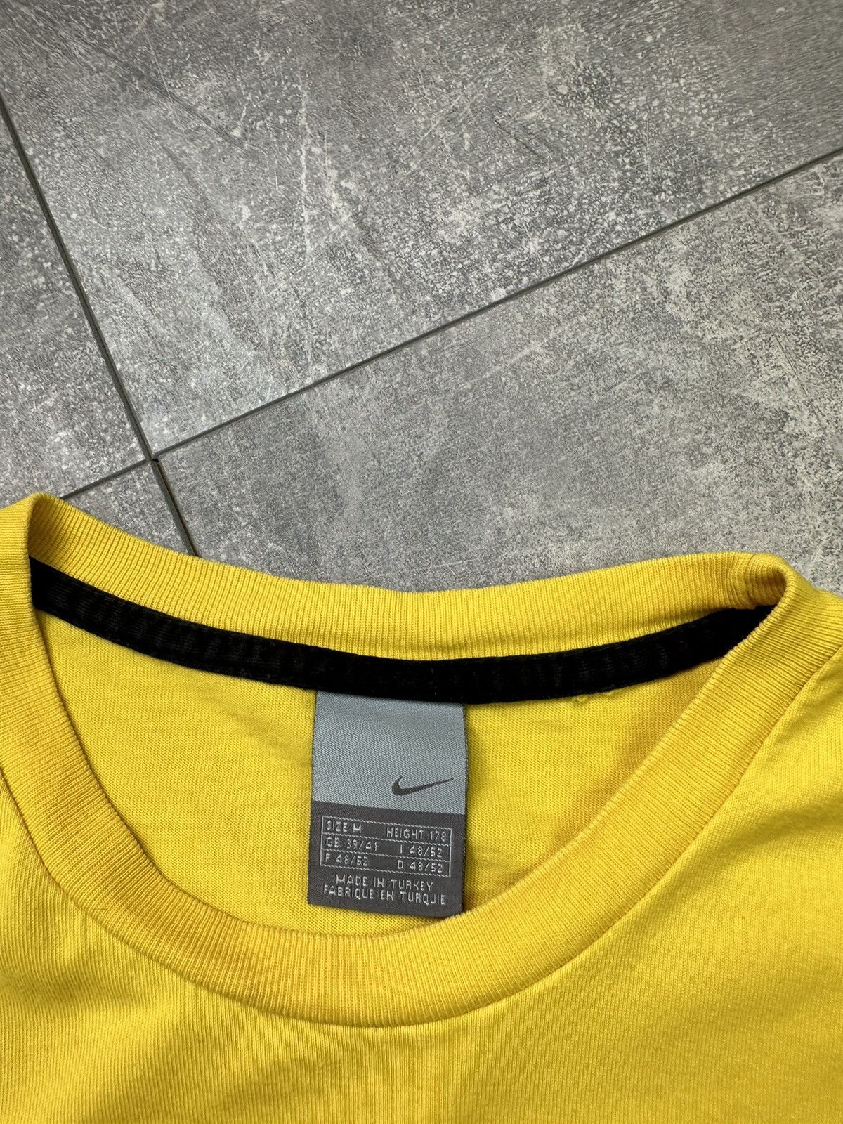 Nike Nike Borussia Dortmund Overprint Yellow Tee Jersey Size US M / EU 48-50 / 2 - 9 Thumbnail