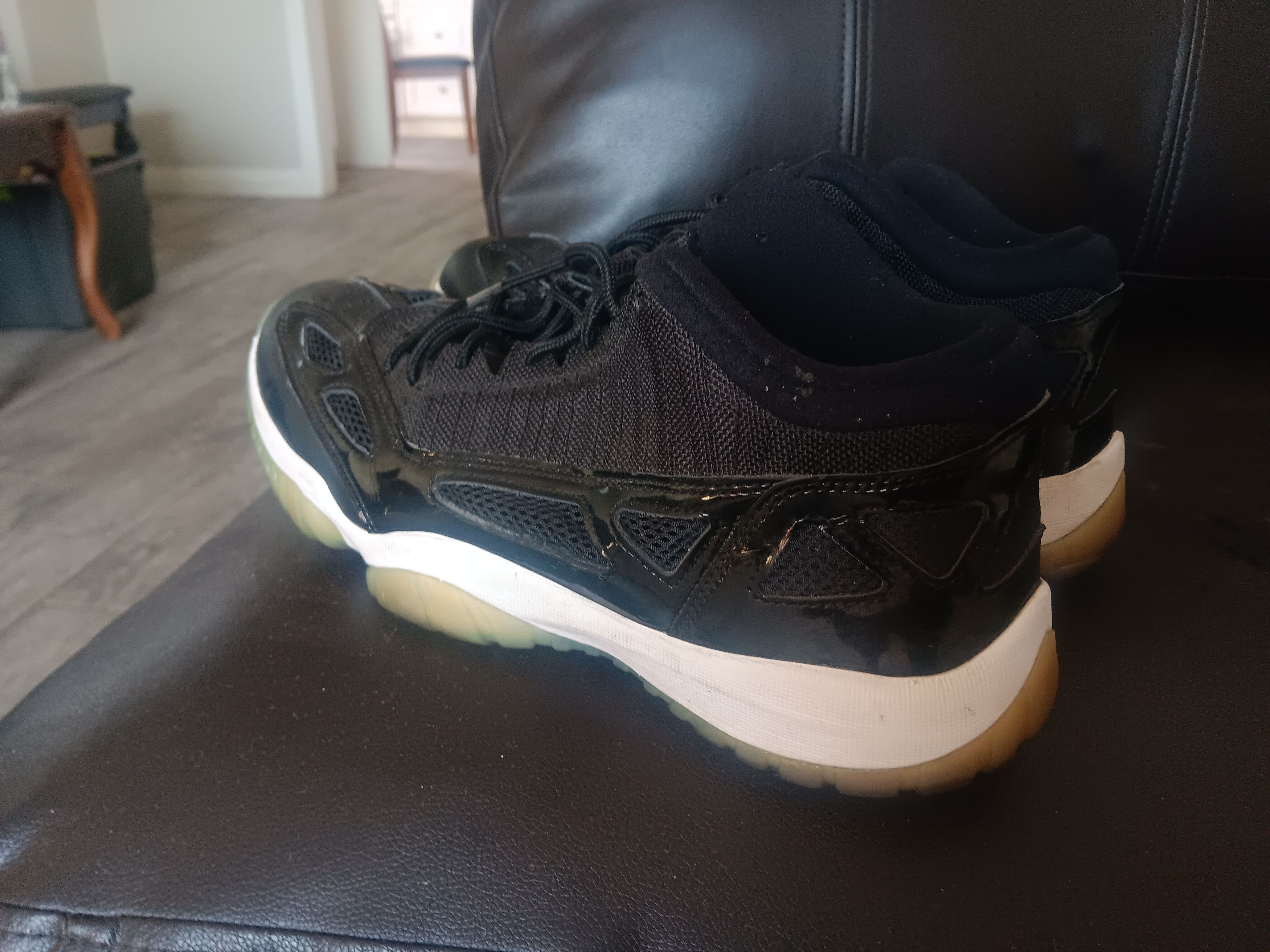 Jordan Brand Nike Air Jordan Retro 11 Size US 12 / EU 45 - 4 Thumbnail