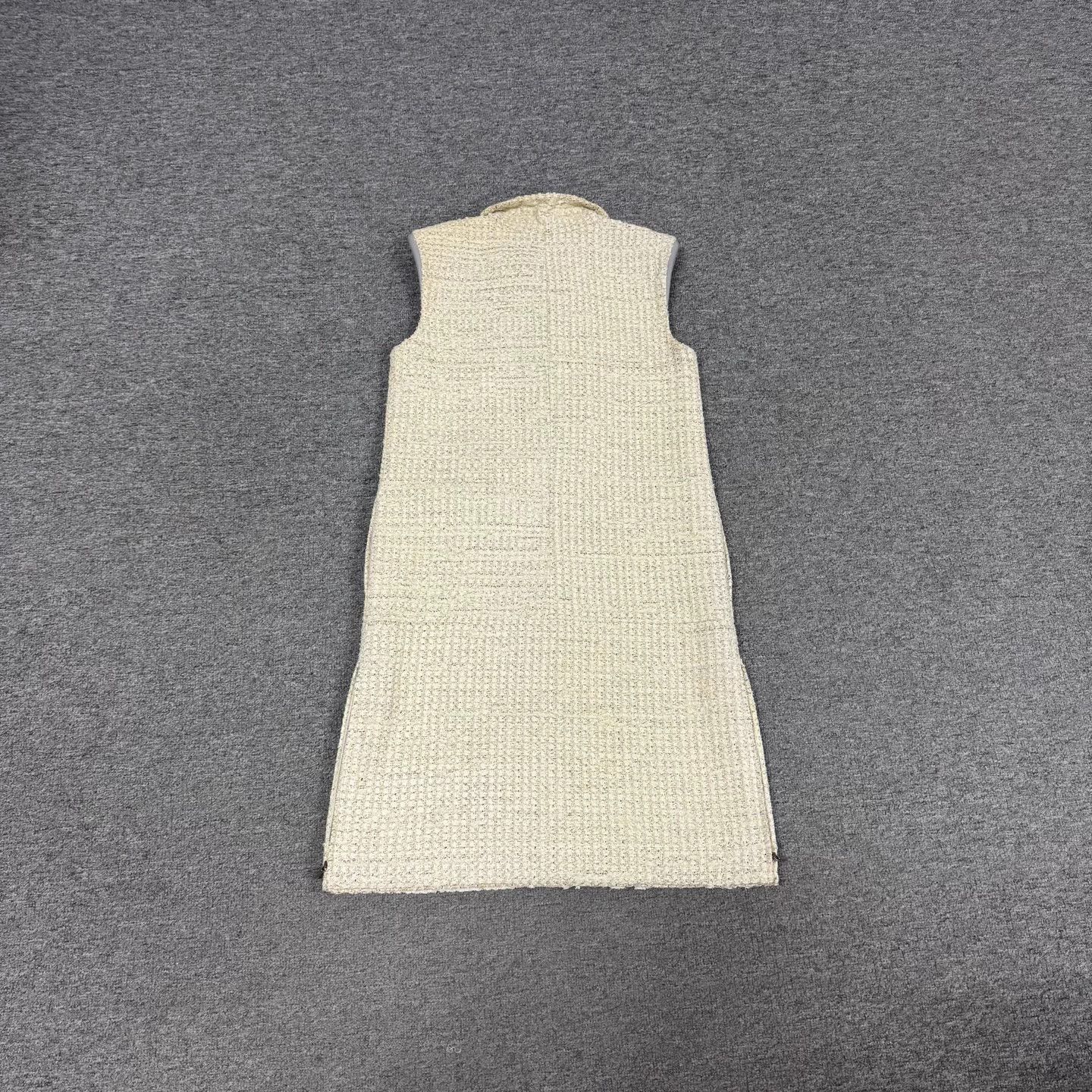 Chanel Chanel Flower Button Four-Pocket Tweed Sleeveless Dress Size S / US 4 / IT 40 - 2 Thumbnail