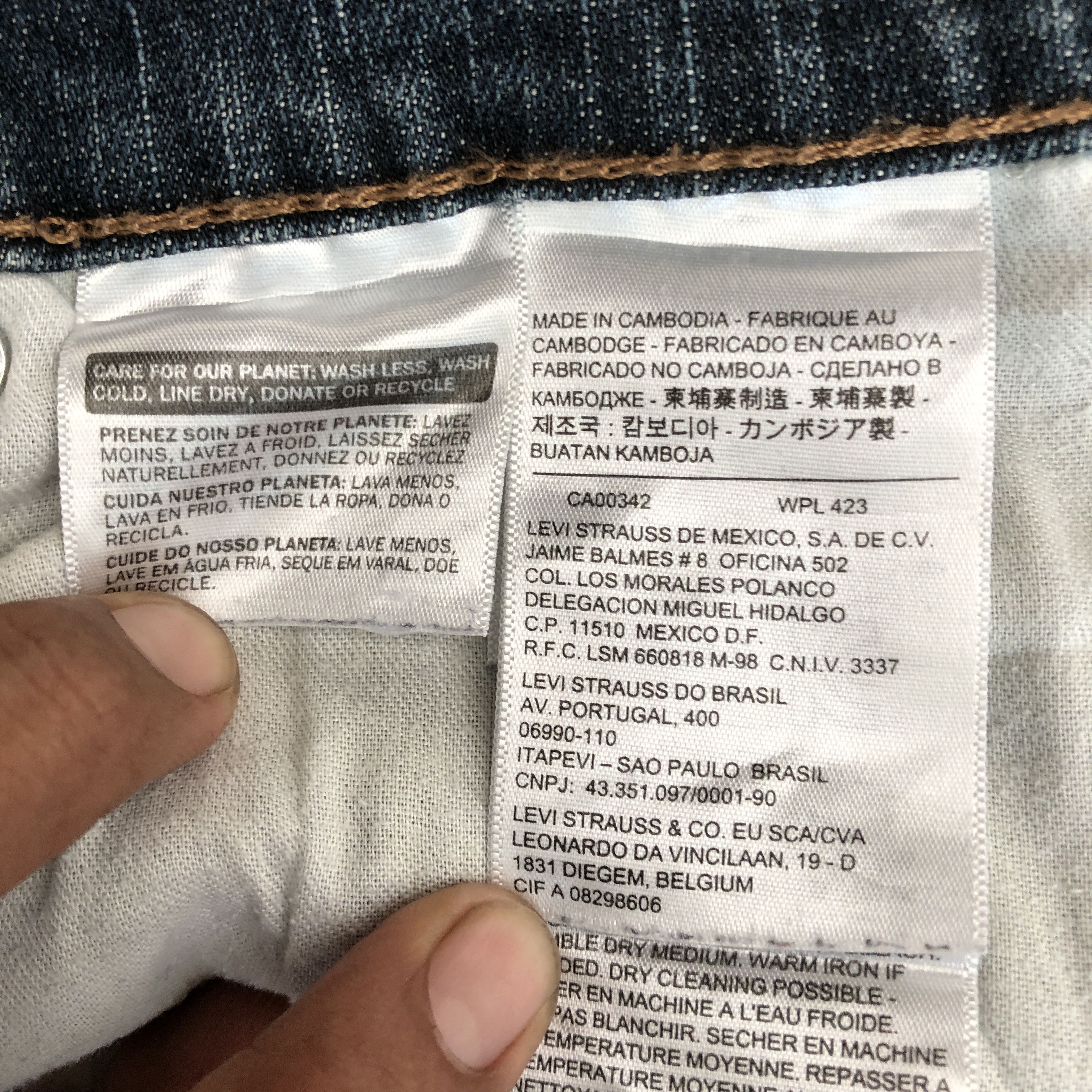 Levi's Vintage Levis Baggy Jeans Levi's 559 Faded Light Wash Denim Size US 36 / EU 52 - 6 Thumbnail