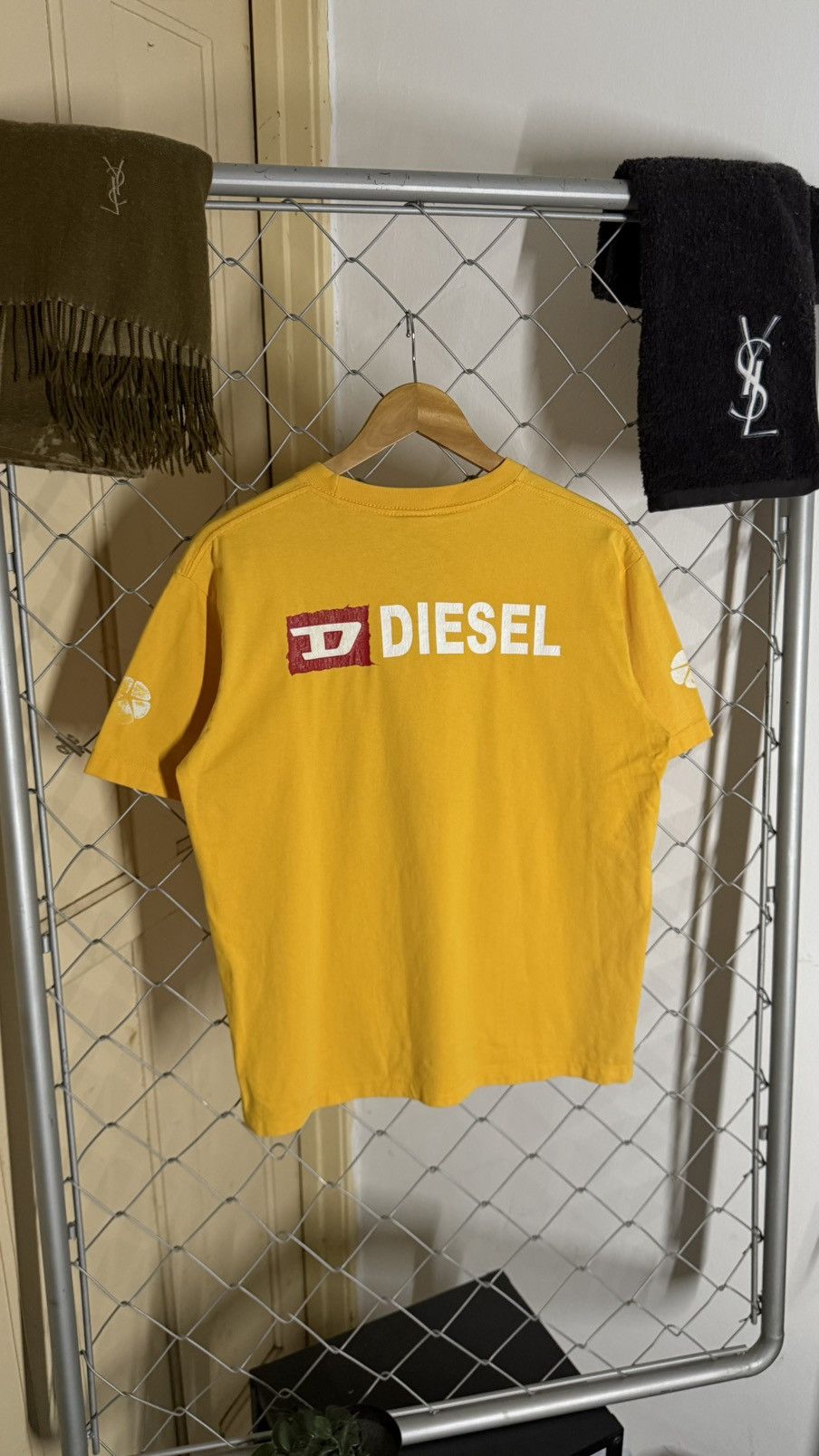Diesel VINTAGE Y2K DIESEL TRIBAL DRAGON STYLE CROP T-SHIRT Size US L / EU 52-54 / 3 - 7 Thumbnail