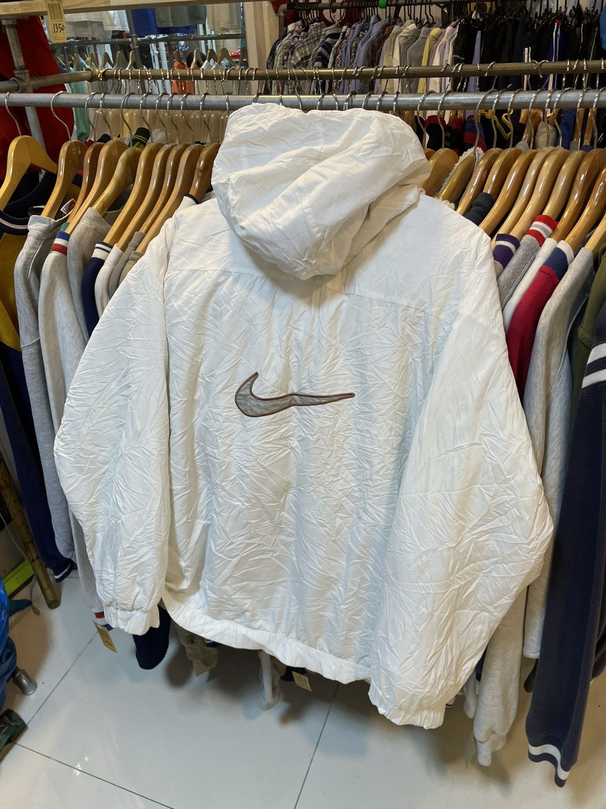 Nike Vintage Nike Big Logo Hoodie Jacket Size US XL / EU 56 / 4 - 1 Thumbnail