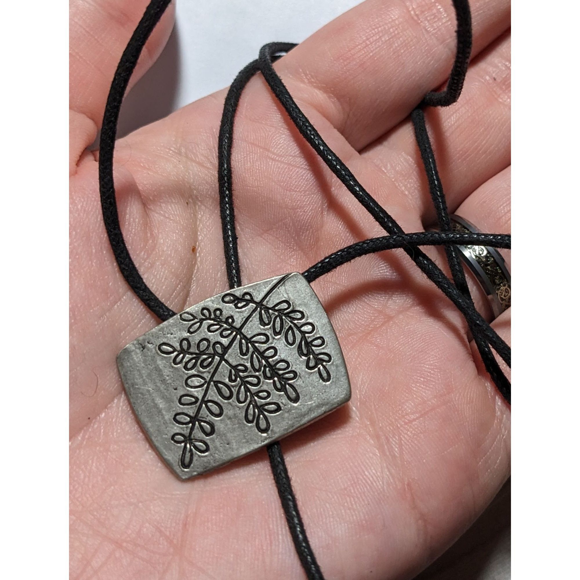 Other Be Tender Silver Floral Neckalce Size ONE SIZE - 8 Thumbnail