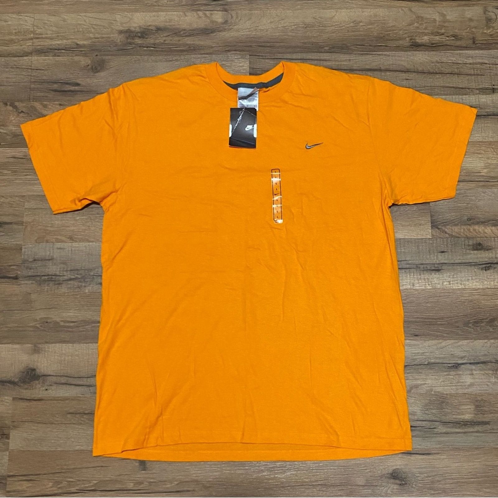 Nike 2006 Nike Solo Swoosh Short Sleeve Size US L / EU 52-54 / 3 - 1 Thumbnail