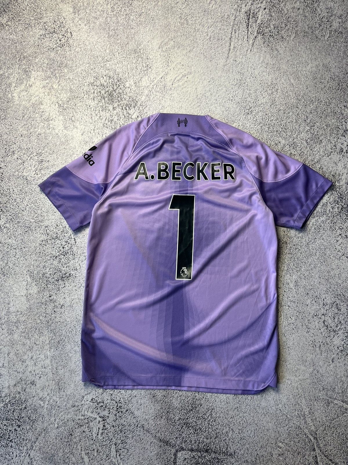 Vintage Nike Liverpool A.Becker #1 Goalkeeper Uniform 2022/23 Men's Size US M / EU 48-50 / 2 - 3 Thumbnail