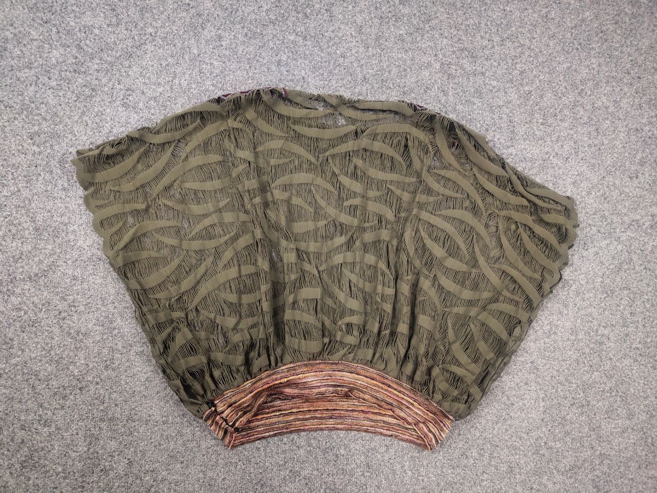 Custo Barcelona Custo Barcelona Top tunic Sheer Laser Cut Dolman Sleeve Size M / US 6-8 / IT 42-44 - 10 Thumbnail