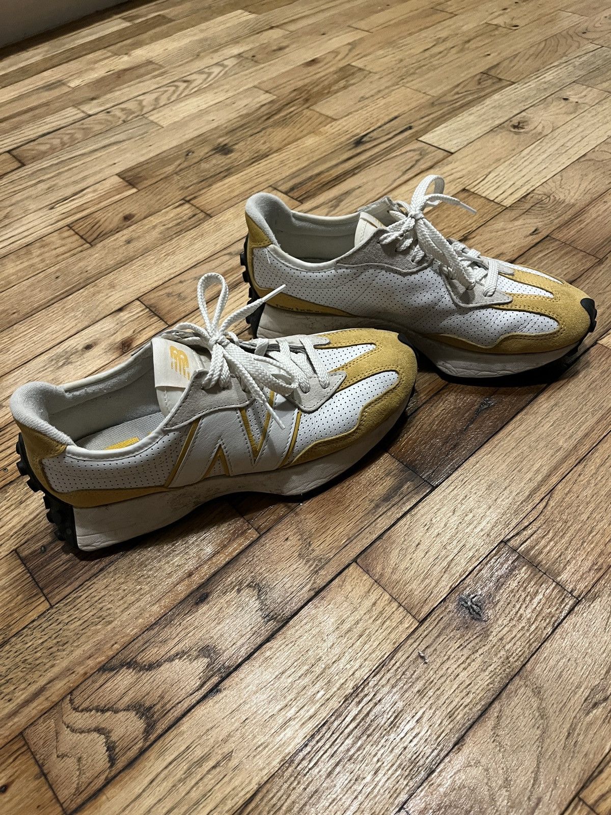 New Balance New Balance 327 Primary Pack - Yellow Size US 9 / EU 42 - 3 Thumbnail