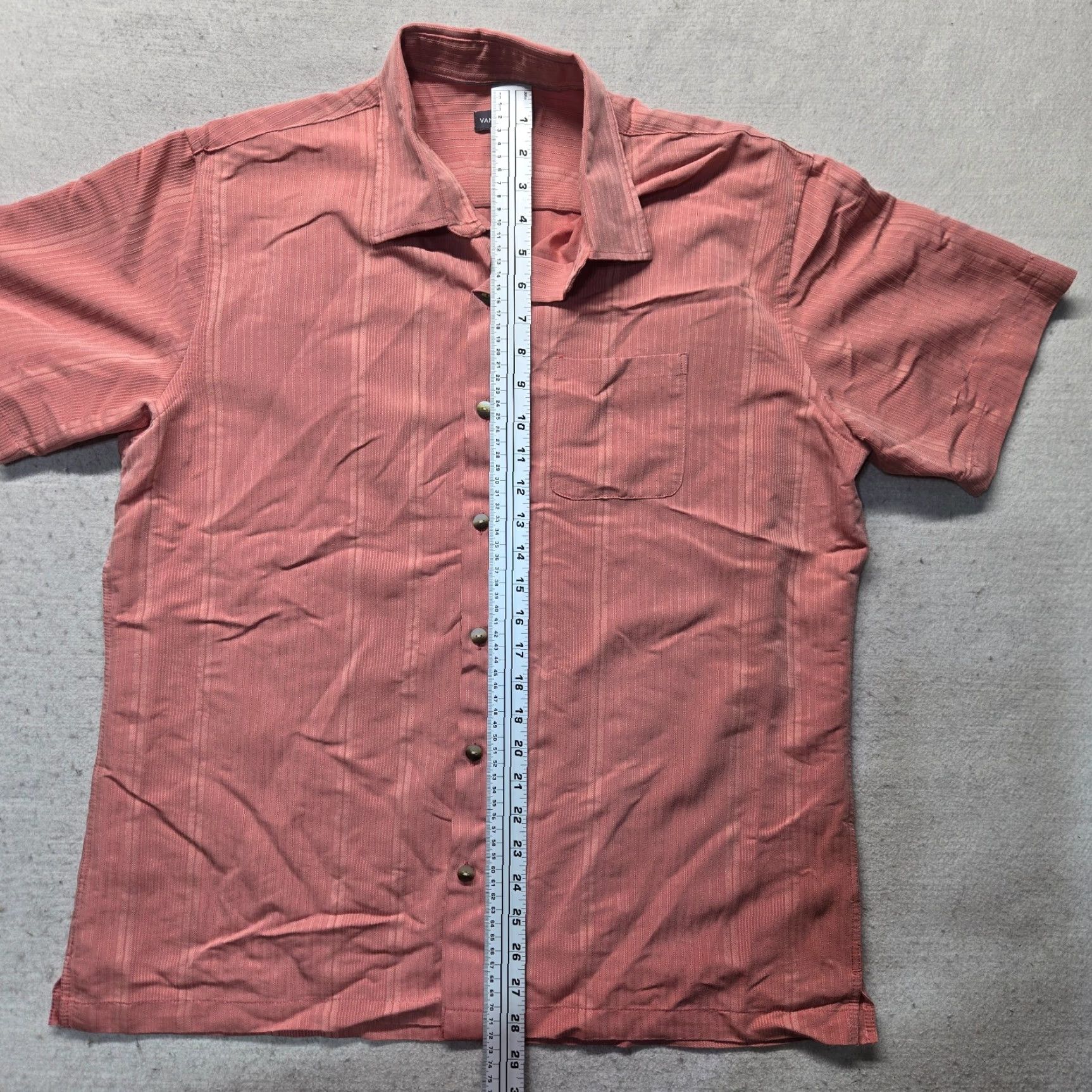 Van Heusen Van Heusen Shirt Mens Button-Up Long Sleeve 16.5 32/33 Pink Wrinkle Free Collared Spin Size US XL / EU 56 / 4 - 4 Thumbnail