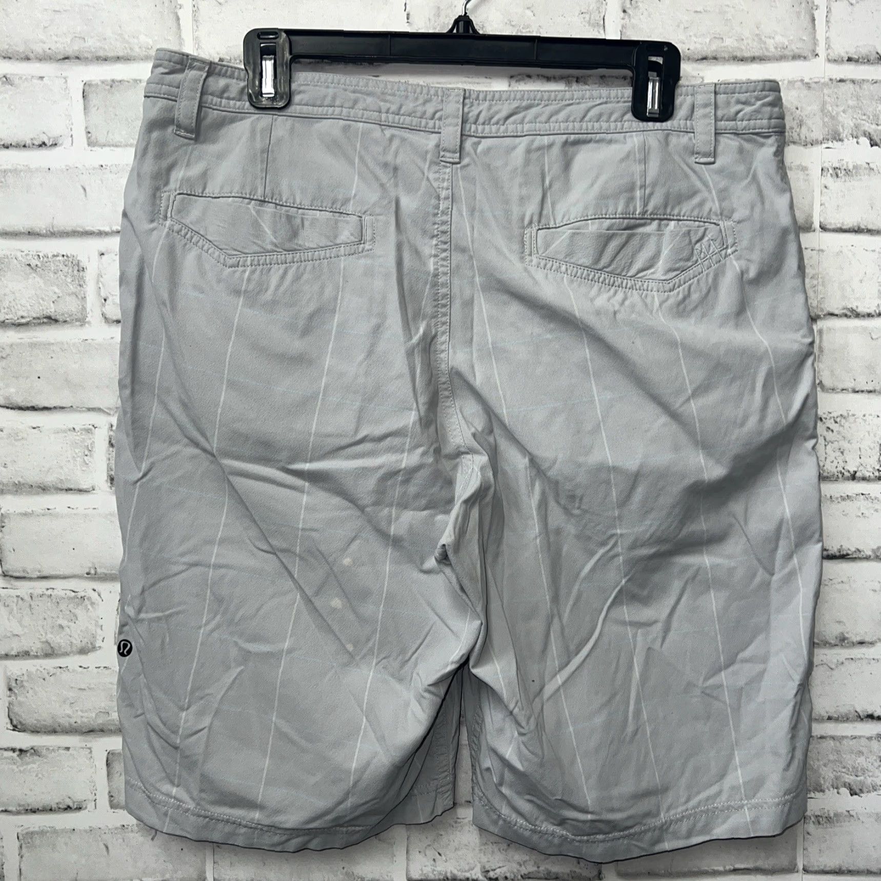 Lululemon VINTAGE Lululemon Mens Shorts Chino Casual 36 Gray Size US 36 / EU 52 - 5 Thumbnail