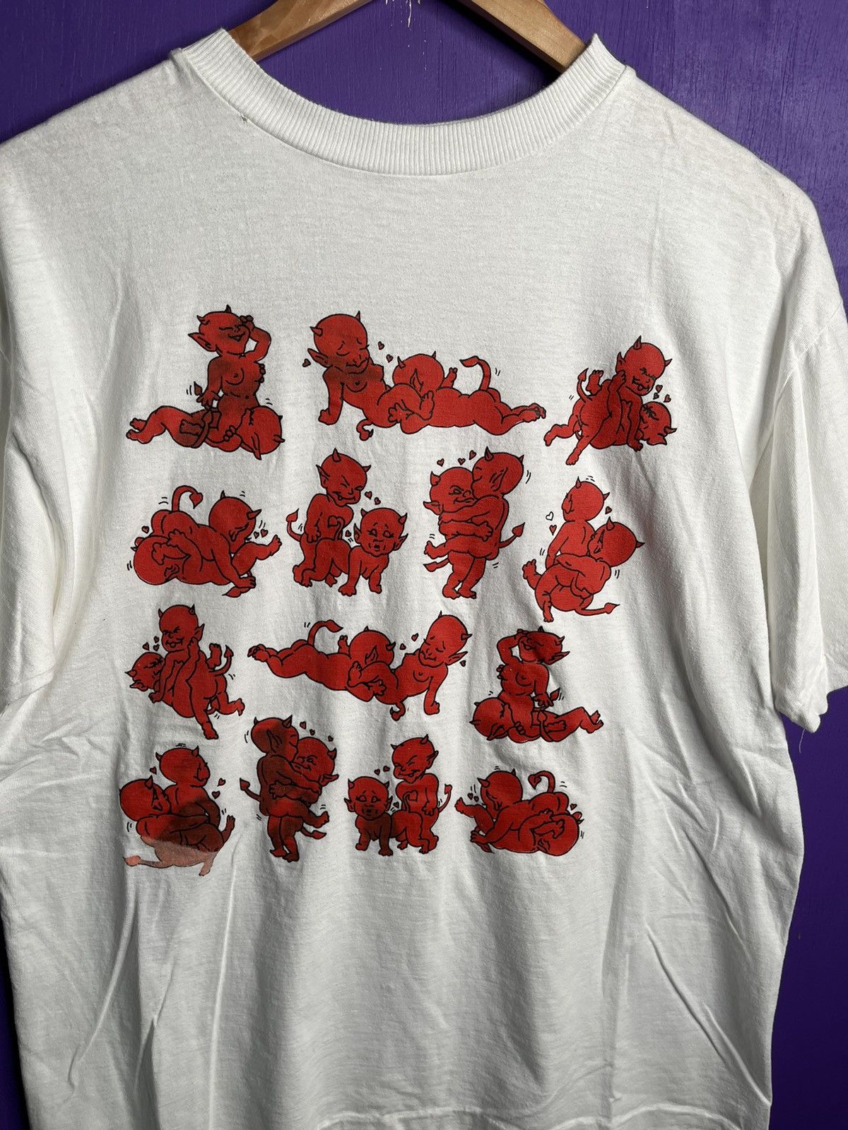 Vintage Vintage 90s Little devils screwing t-shirt Size US L / EU 52-54 / 3 - 3 Thumbnail