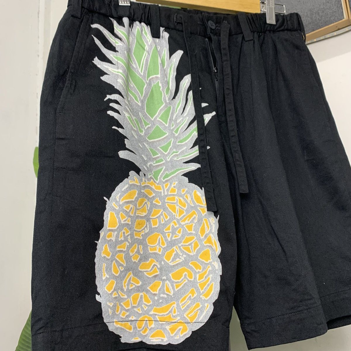 Issey Miyake 🇯🇵Issey Miyake Men🇯🇵 pinapple Painted Short pants Size US 31 - 4 Thumbnail