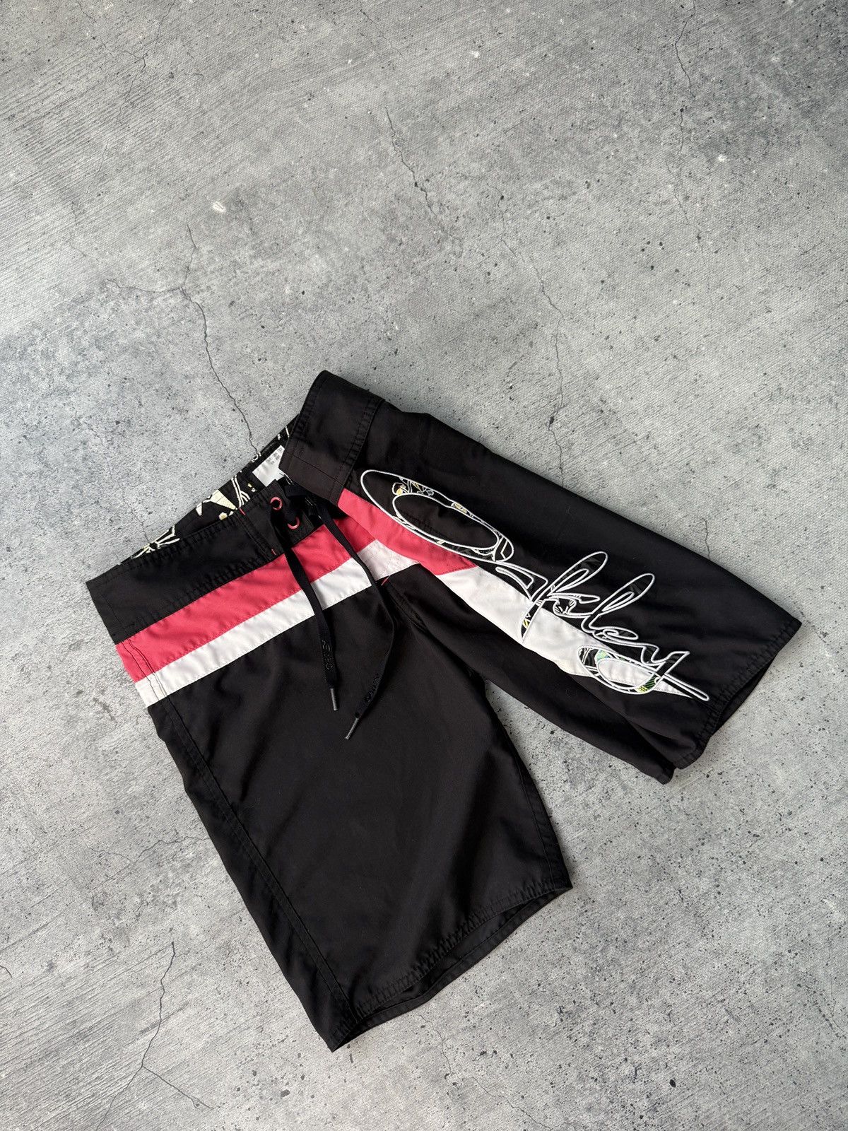 Oakley Oakley Surf Shorts Big Logo Size US 30 / EU 46 - 1 Thumbnail