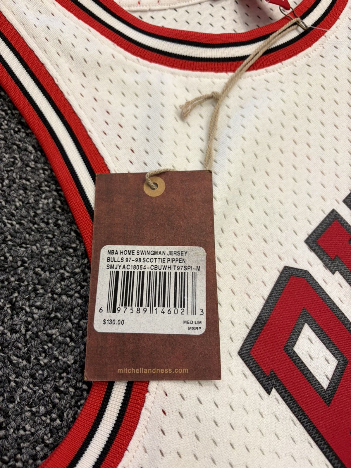 Mitchell & Ness Mitchell & Ness x Hardwood Classics Bulls S. Pippen Jersey Size US M / EU 48-50 / 2 - 8 Thumbnail