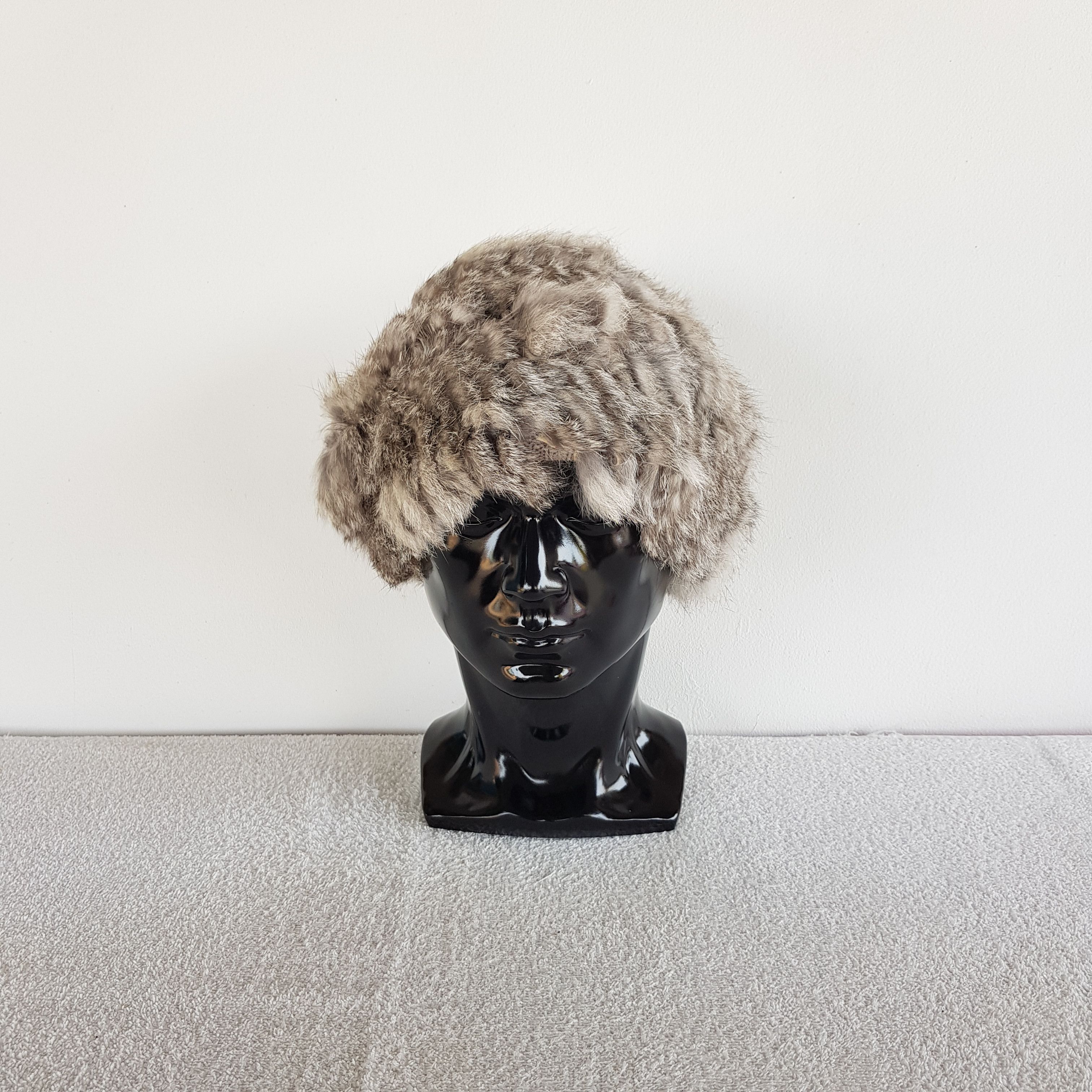 Japanese Brand Vintage Milsa Faux Fur Slouchy B90s eanie Snow Caps Hats Size ONE SIZE - 2 Thumbnail