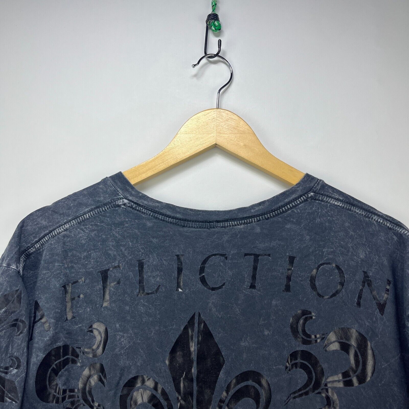 Affliction × Vintage Vintage Y2K Affliction Cross Goth T-Shirt Extra Large Size US XL / EU 56 / 4 - 3 Thumbnail