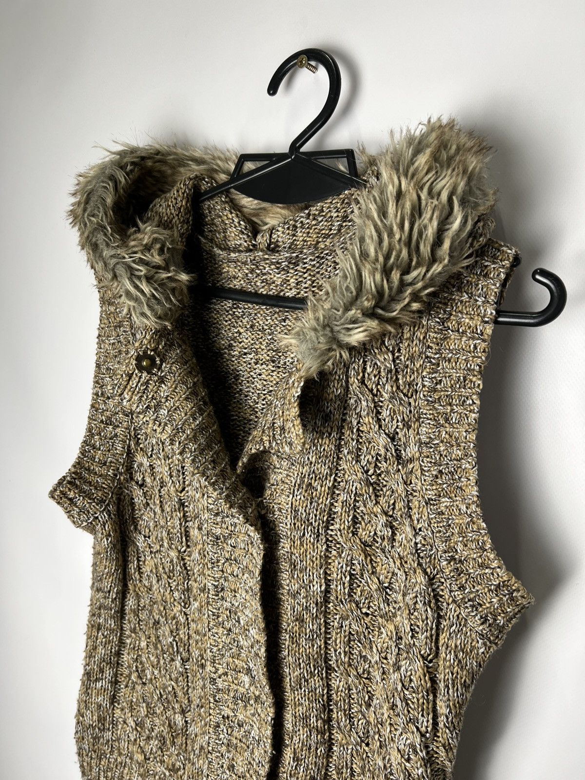 Japanese Brand Vintage Avant Garde Y2k Knit Pullover Faux Fur Sweater Vest Size S / US 4 / IT 40 - 3 Thumbnail